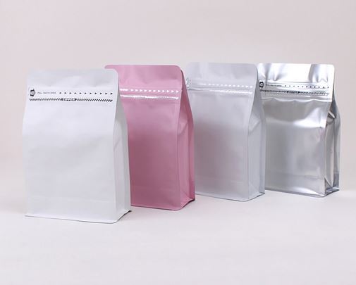 You are currently viewing Resealable Pouch Packaging: The Modern Solution for Freshness, Convenience, and Sustainability