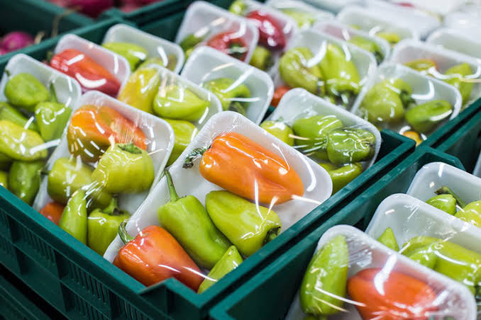 You are currently viewing Shrink Film for Food Packaging: Safety, Protection and Presentation Considerations
